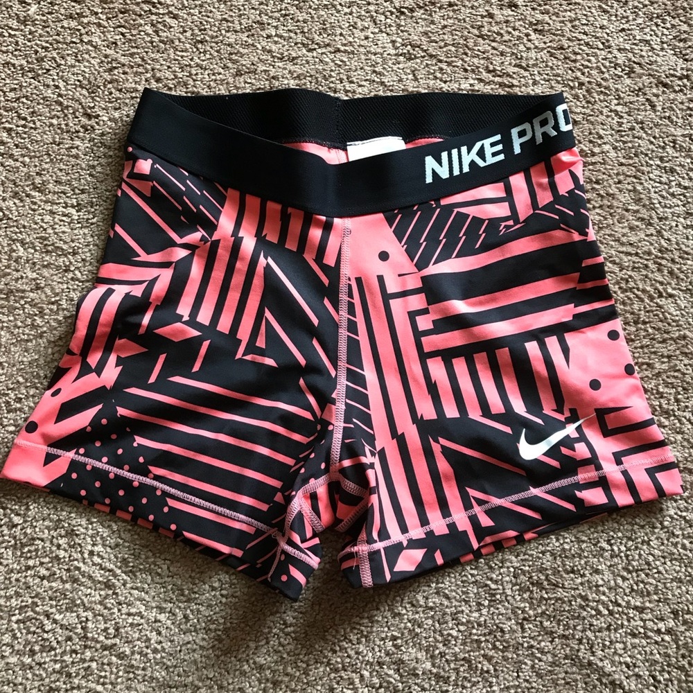 Nike pro short sz M (pink and black print)